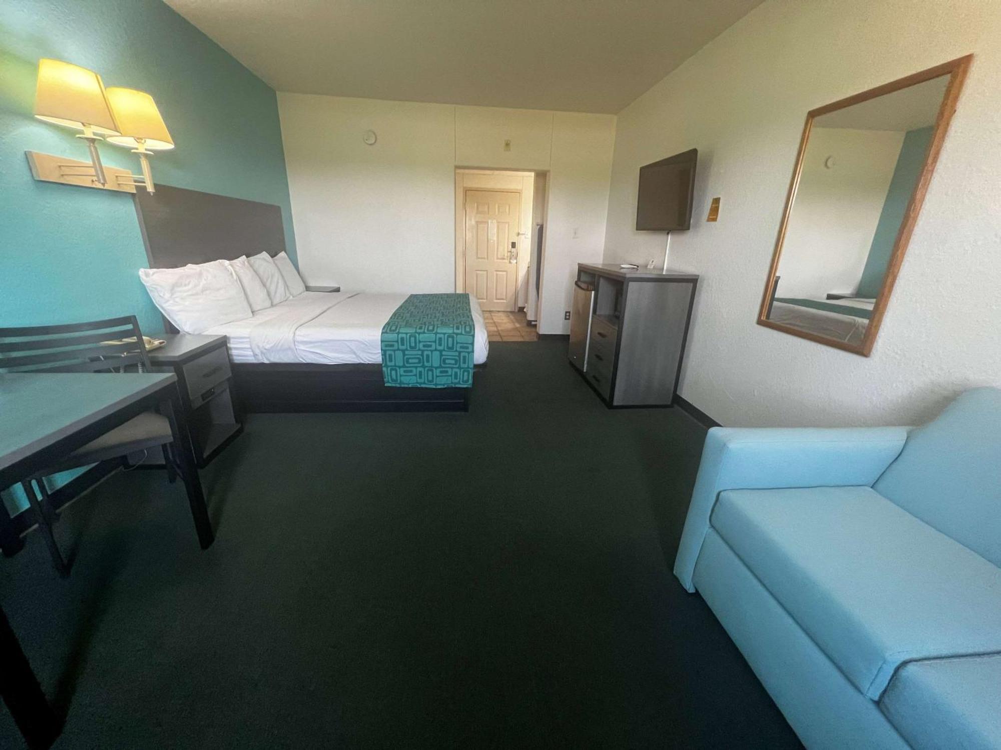 Howard Johnson By Wyndham Galveston Exterior photo