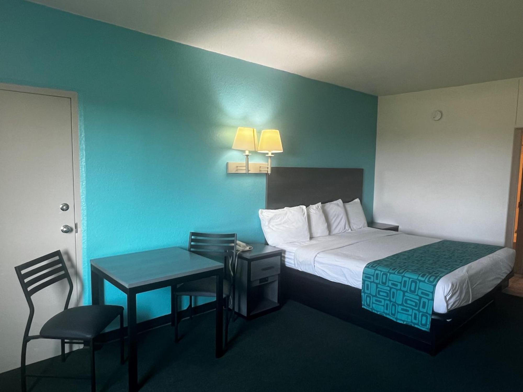 Howard Johnson By Wyndham Galveston Exterior photo